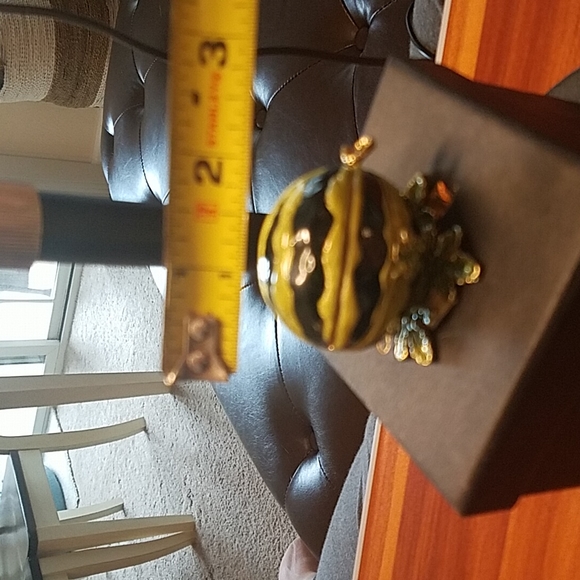 Beautiful Melon Trinket Collectible - Picture 7 of 8